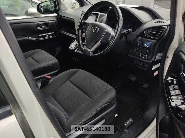 Toyota NOAH HYBRID 2018 1001480-4