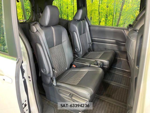 Toyota NOAH HYBRID 2023-06 1182888-8