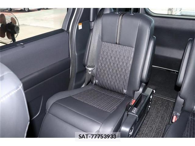 Toyota NOAH HYBRID 2023-12 1203227-14