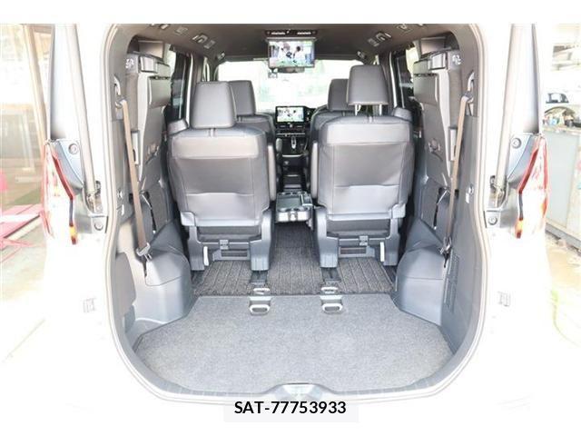 Toyota NOAH HYBRID 2023-12 1203227-18