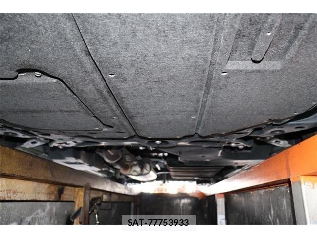 Toyota NOAH HYBRID 2023-12 1203227-28