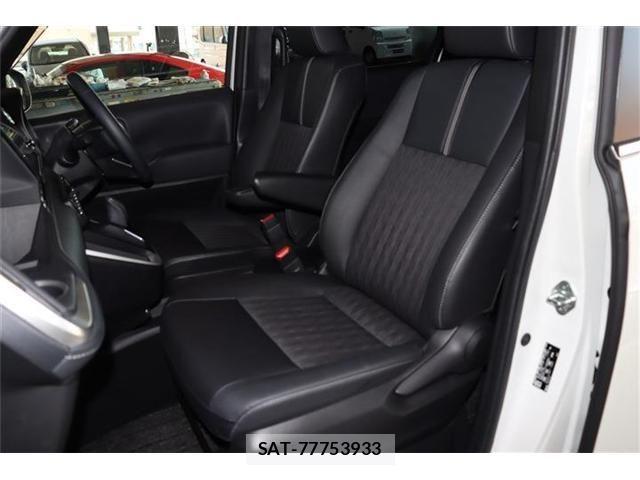 Toyota NOAH HYBRID 2023-12 1203227-5