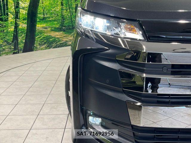 Toyota NOAH HYBRID 2022-12 1212951-12