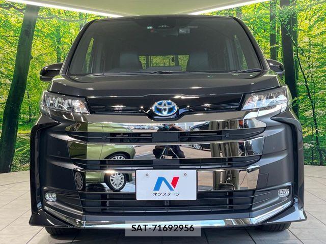 Toyota NOAH HYBRID 2022-12 1212951-14