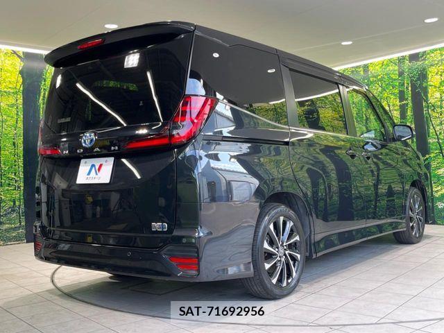 Toyota NOAH HYBRID 2022-12 1212951-16