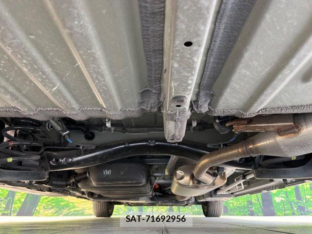 Toyota NOAH HYBRID 2022-12 1212951-18