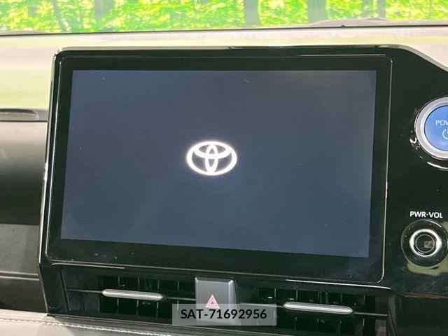 Toyota NOAH HYBRID 2022-12 1212951-2