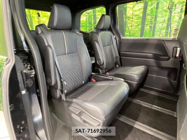 Toyota NOAH HYBRID 2022-12 1212951-8