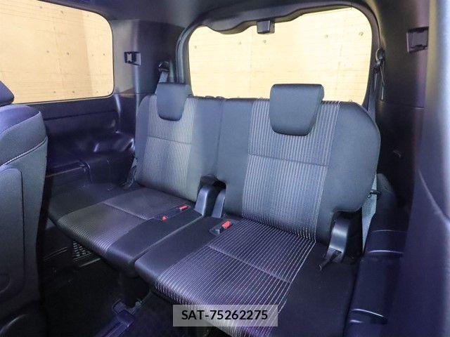 Toyota NOAH HYBRID 2017-08 1223487-10