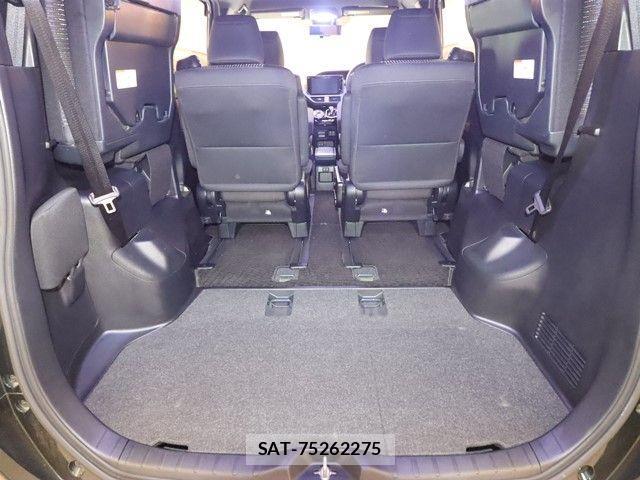 Toyota NOAH HYBRID 2017-08 1223487-12