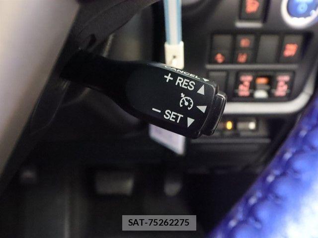 Toyota NOAH HYBRID 2017-08 1223487-20