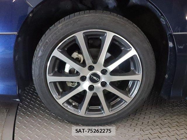 Toyota NOAH HYBRID 2017-08 1223487-26