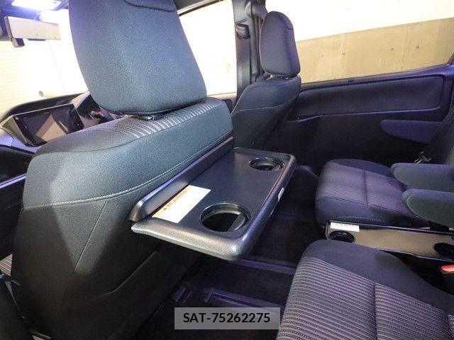 Toyota NOAH HYBRID 2017-08 1223487-8