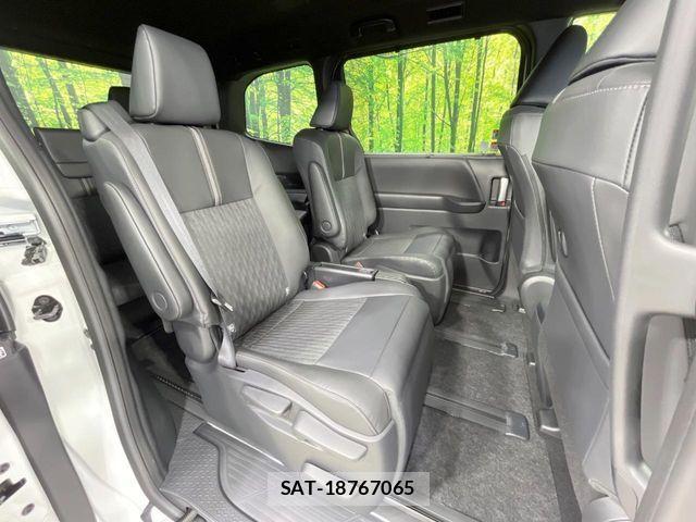 Toyota NOAH HYBRID 2025-07 1228979-8