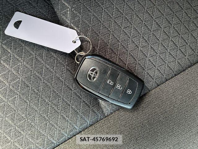 Toyota NOAH HYBRID 2022-07 1282592-9