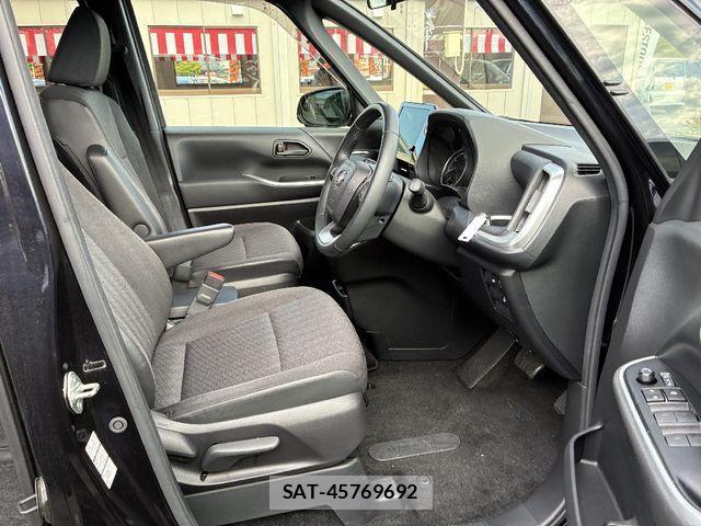 Toyota NOAH HYBRID 2022-07 1282592-4