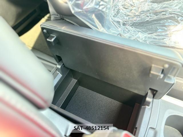 Toyota NOAH HYBRID 2024-02 1374970-26