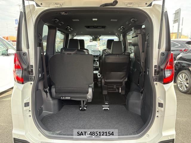 Toyota NOAH HYBRID 2024-02 1374970-7