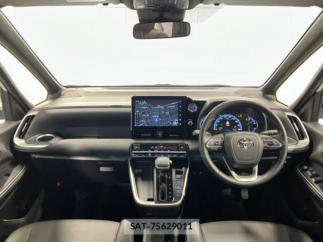 Toyota NOAH HYBRID 2023-03 1381367-1