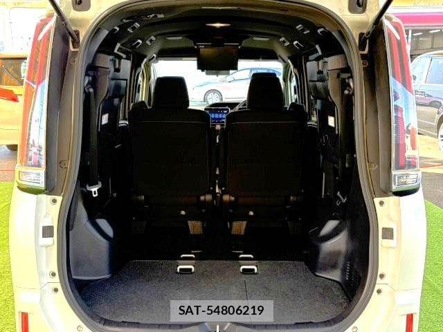 Toyota NOAH HYBRID 2018-01 1473904-11