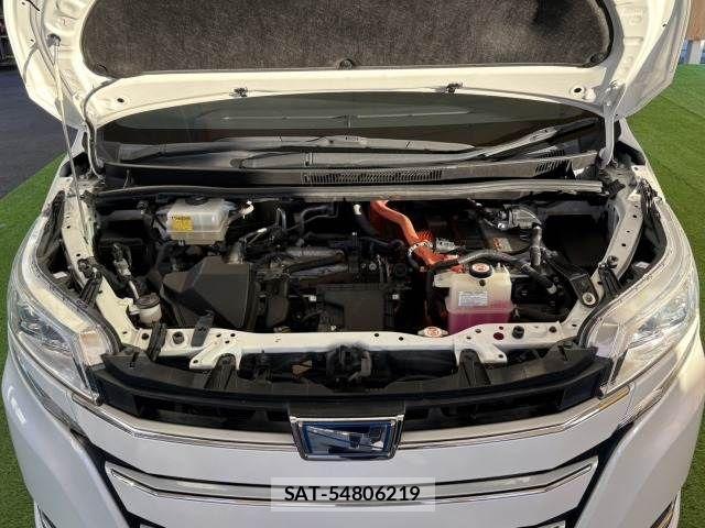 Toyota NOAH HYBRID 2018-01 1473904-17
