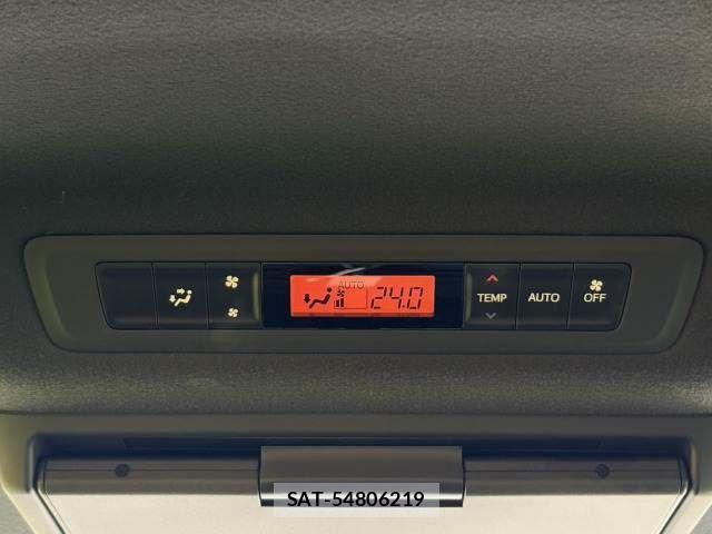 Toyota NOAH HYBRID 2018-01 1473904-7