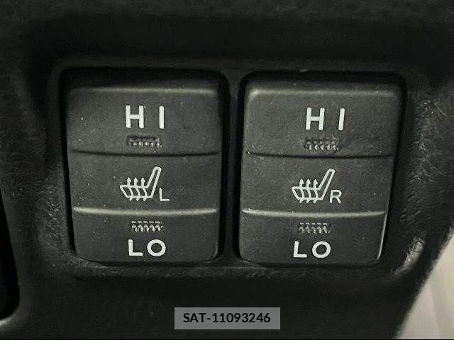 Toyota NOAH HYBRID 2019-08 1610063-9