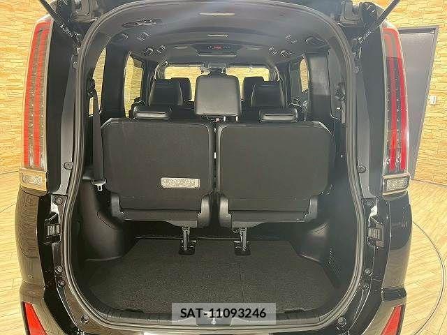 Toyota NOAH HYBRID 2019-08 1610063-12