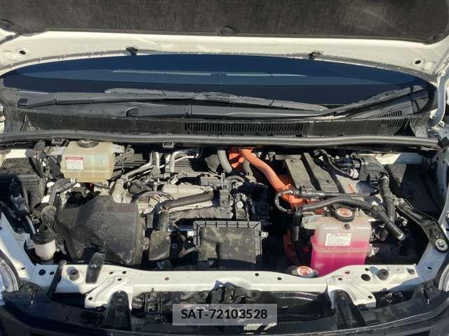 Toyota NOAH HYBRID 2019-12 1626369-12