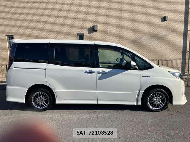 Toyota NOAH HYBRID 2019-12 1626369-14