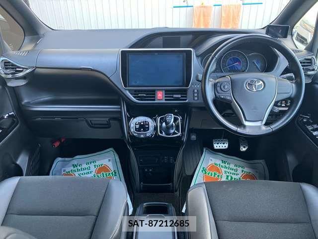 Toyota NOAH HYBRID 2019-09 1626367-1