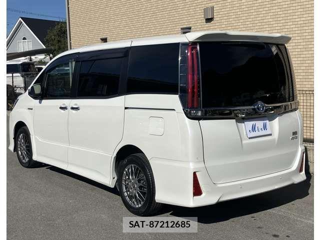 Toyota NOAH HYBRID 2019-09 1626367-3