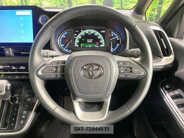 Toyota NOAH HYBRID 2022-10 1662567-11