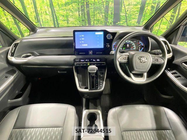 Toyota NOAH HYBRID 2022-10 1662567-1