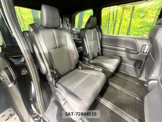 Toyota NOAH HYBRID 2022-10 1662567-8