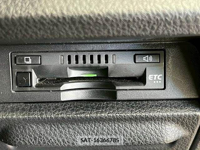 Toyota NOAH HYBRID 2019-10 1745104-9