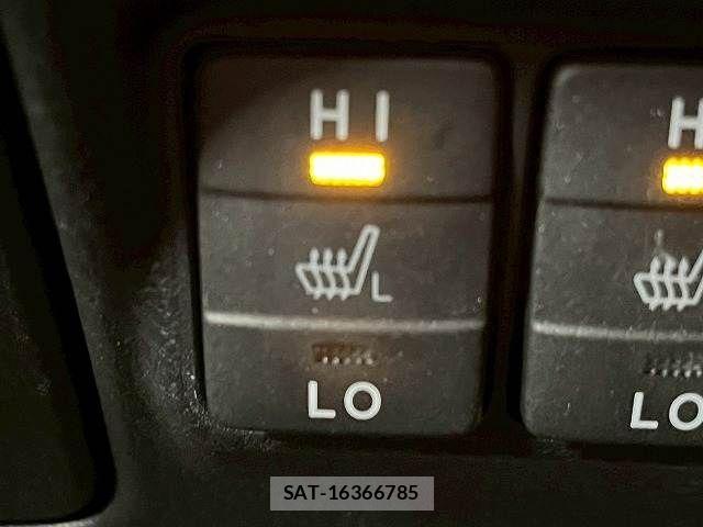 Toyota NOAH HYBRID 2019-10 1745104-6