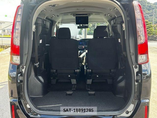 Toyota NOAH HYBRID 2015-07 1827547-9
