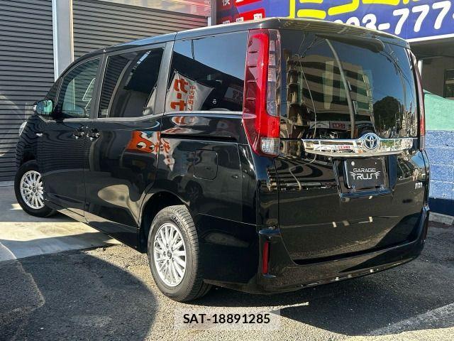 Toyota NOAH HYBRID 2015-07 1827547-3