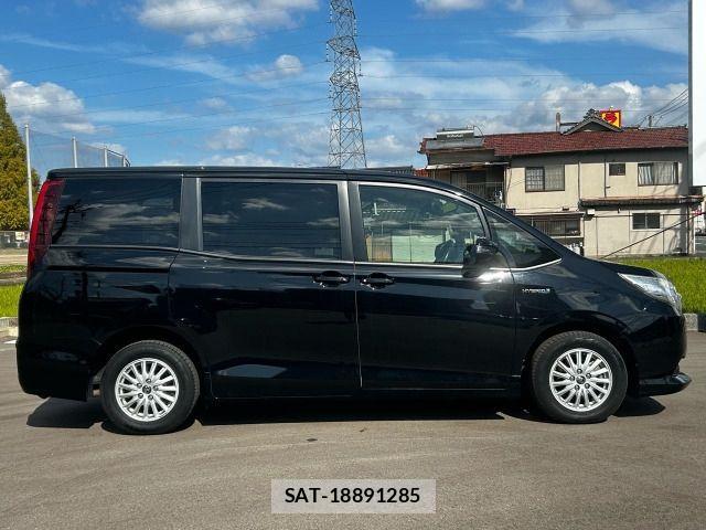 Toyota NOAH HYBRID 2015-07 1827547-6