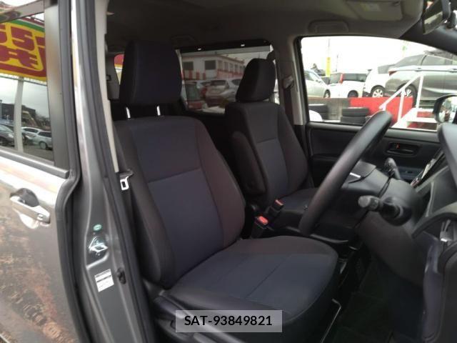 Toyota NOAH HYBRID 2015-04 2003114-12
