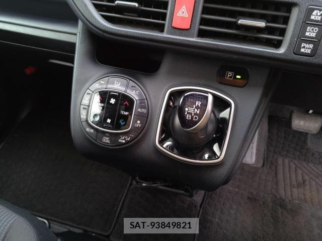 Toyota NOAH HYBRID 2015-04 2003114-14