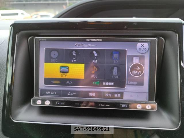 Toyota NOAH HYBRID 2015-04 2003114-18