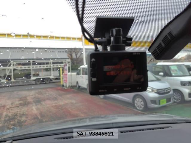 Toyota NOAH HYBRID 2015-04 2003114-19