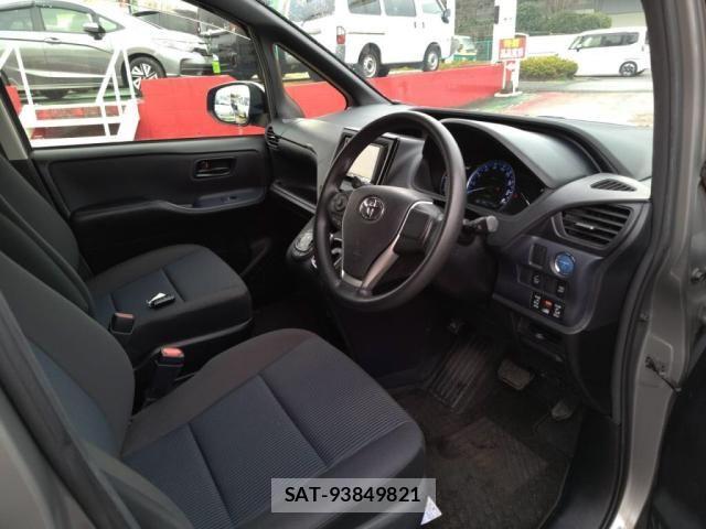 Toyota NOAH HYBRID 2015-04 2003114-21