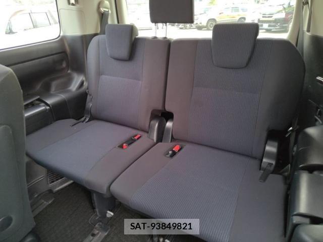 Toyota NOAH HYBRID 2015-04 2003114-22