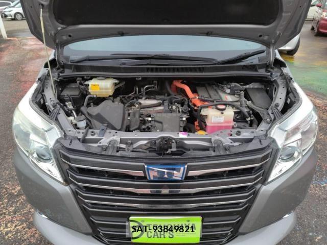 Toyota NOAH HYBRID 2015-04 2003114-29