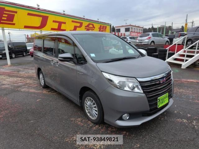 Toyota NOAH HYBRID 2015-04 2003114-8