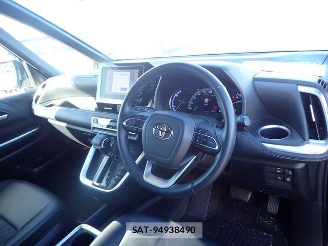 Toyota NOAH HYBRID 2024-02 2083739-1