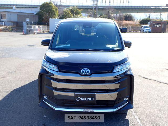 Toyota NOAH HYBRID 2024-02 2083739-4